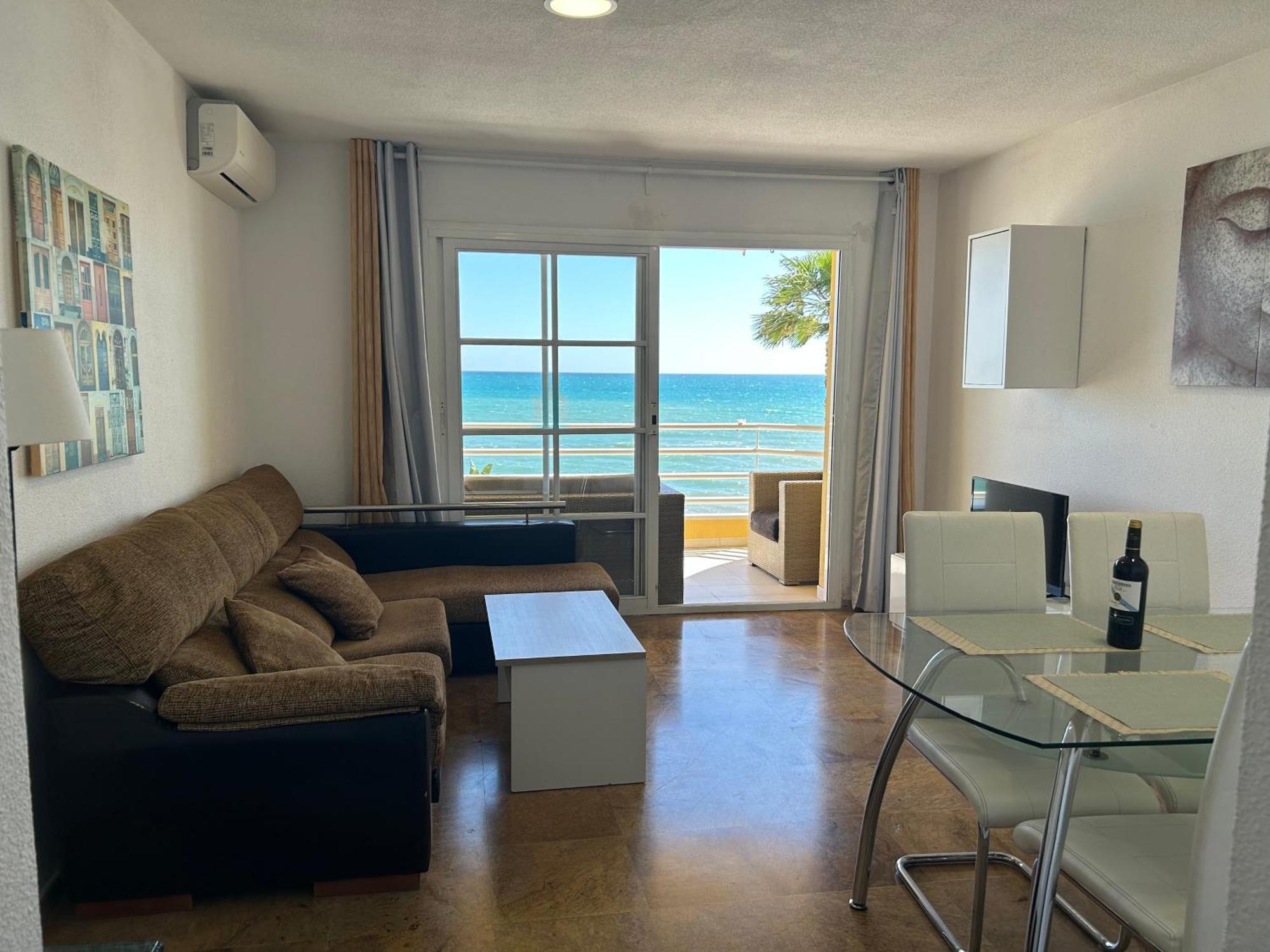Apartamento Frente Al Mar,Primera Linea De Playa Rincón de la Victoria Exterior photo