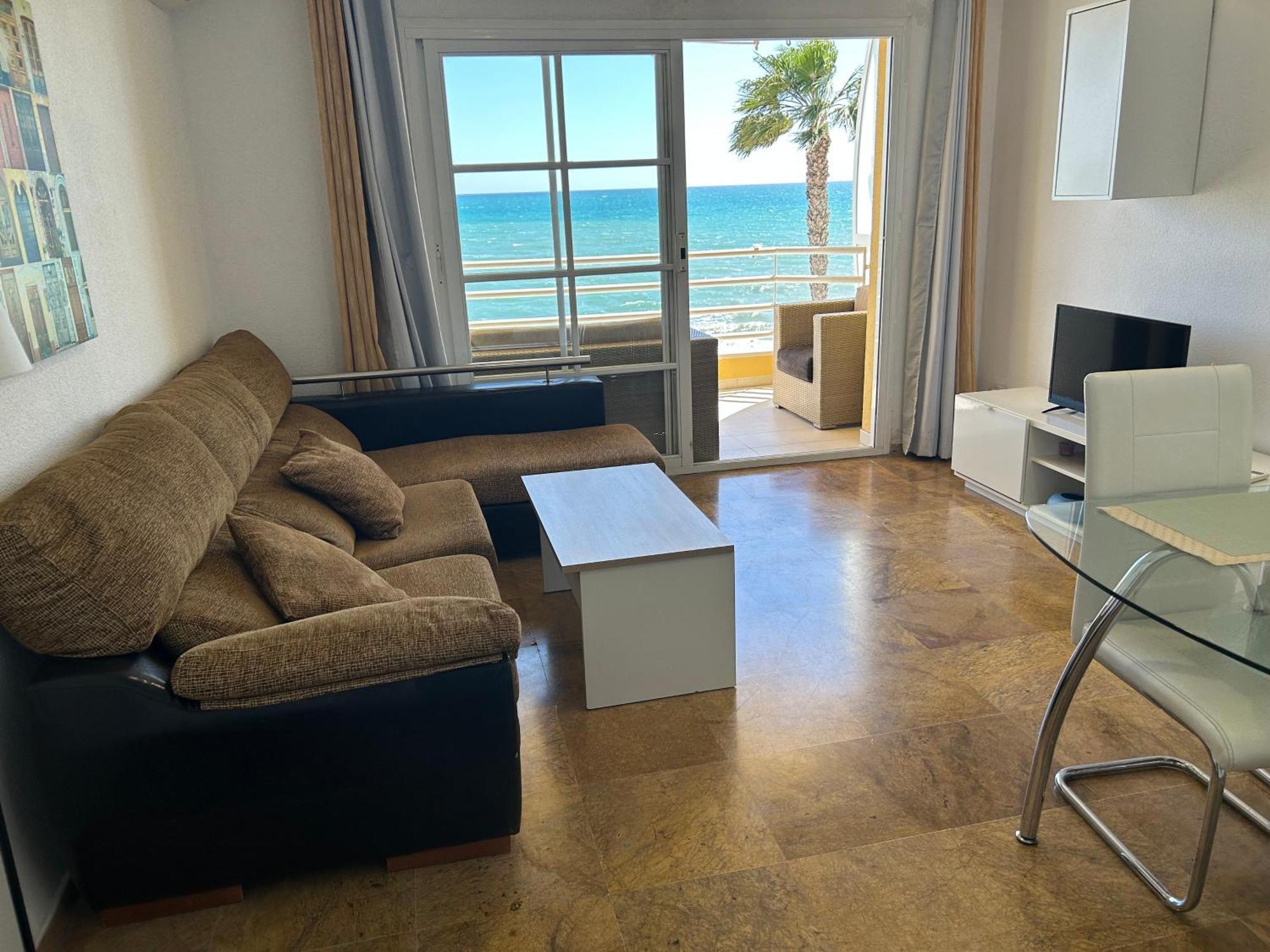 Apartamento Frente Al Mar,Primera Linea De Playa Rincón de la Victoria Exterior photo