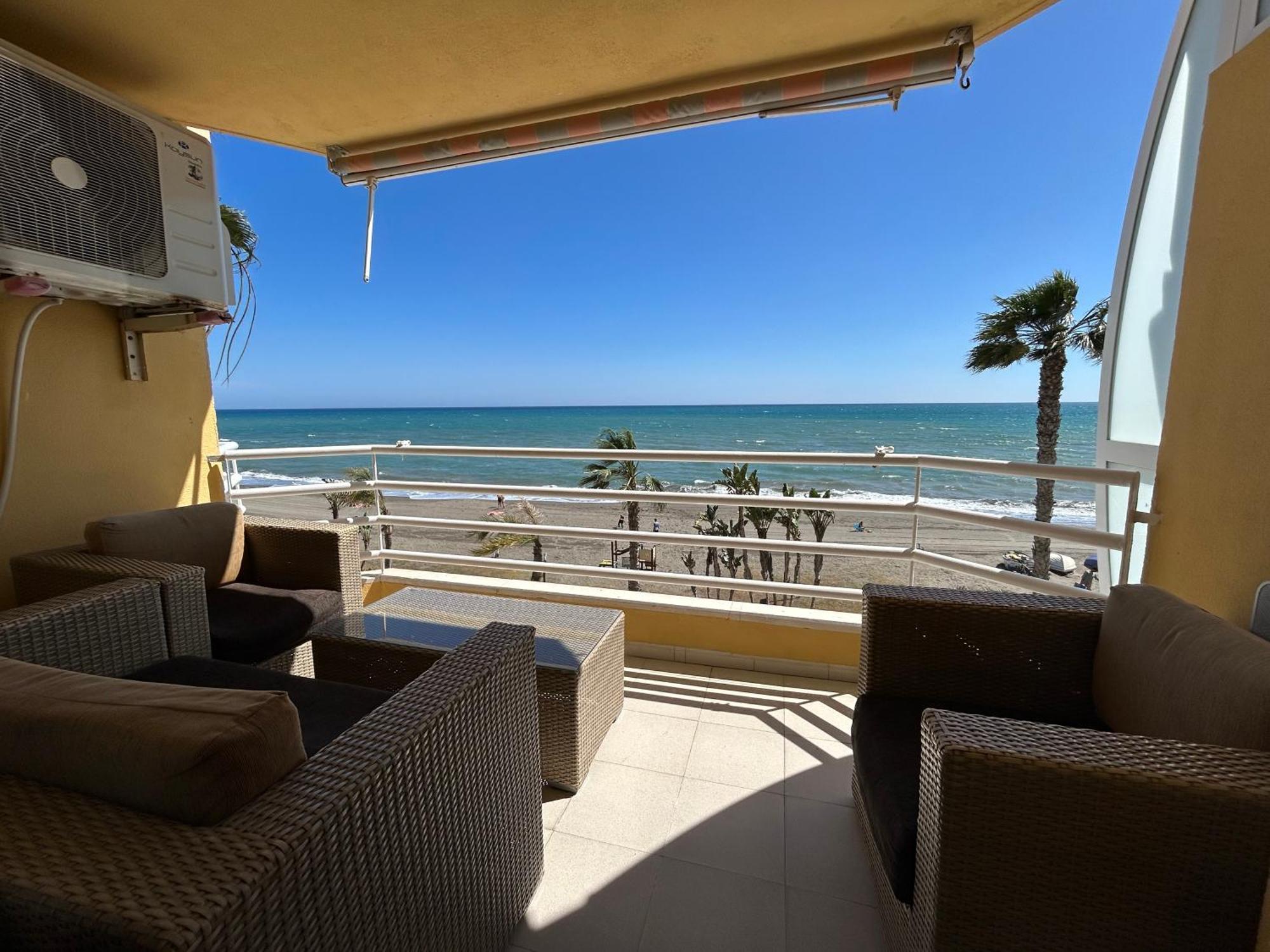 Apartamento Frente Al Mar,Primera Linea De Playa Rincón de la Victoria Exterior photo