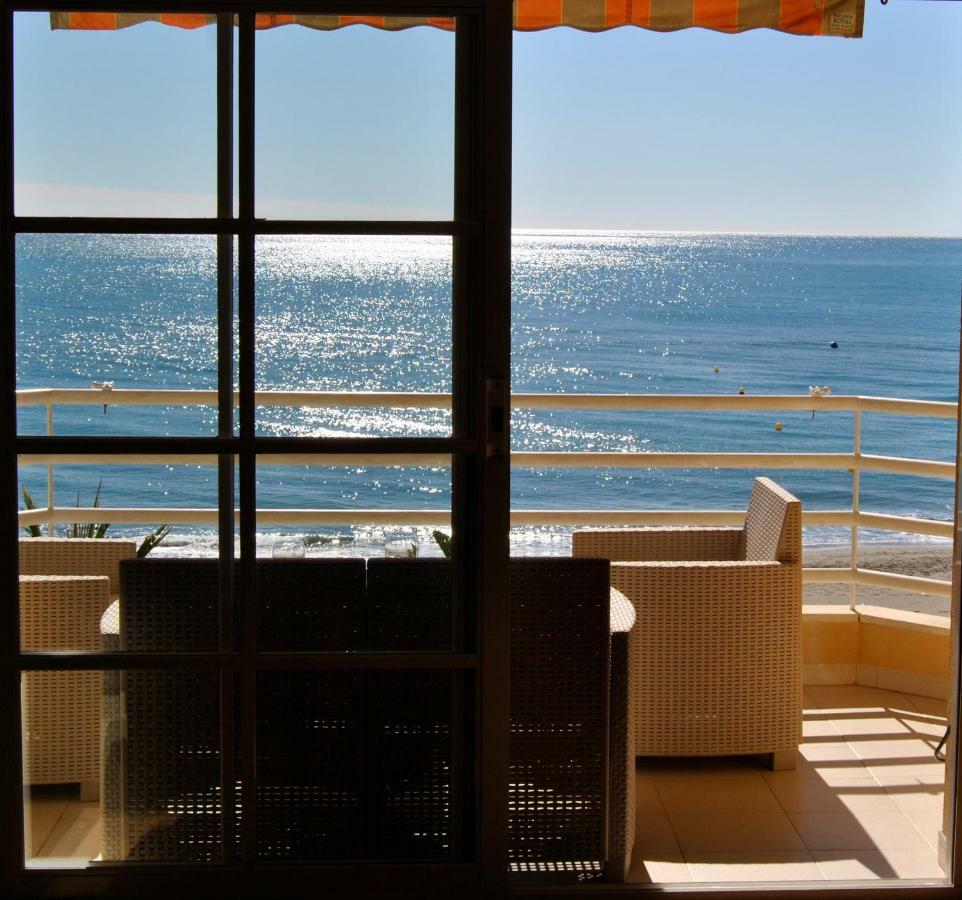 Apartamento Frente Al Mar,Primera Linea De Playa Rincón de la Victoria Exterior photo
